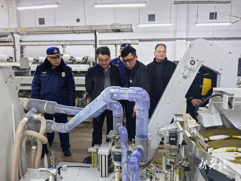 县领导带队深入企业检查指导全国两会期间属地安全防范工作