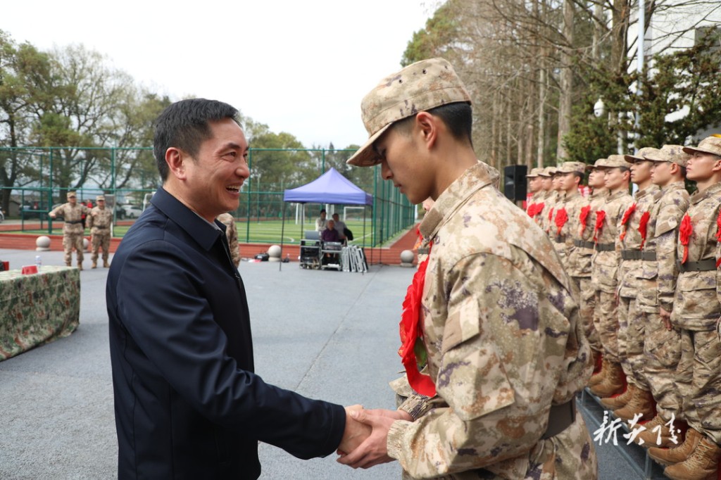 炎陵县欢送2025年上半年新兵1