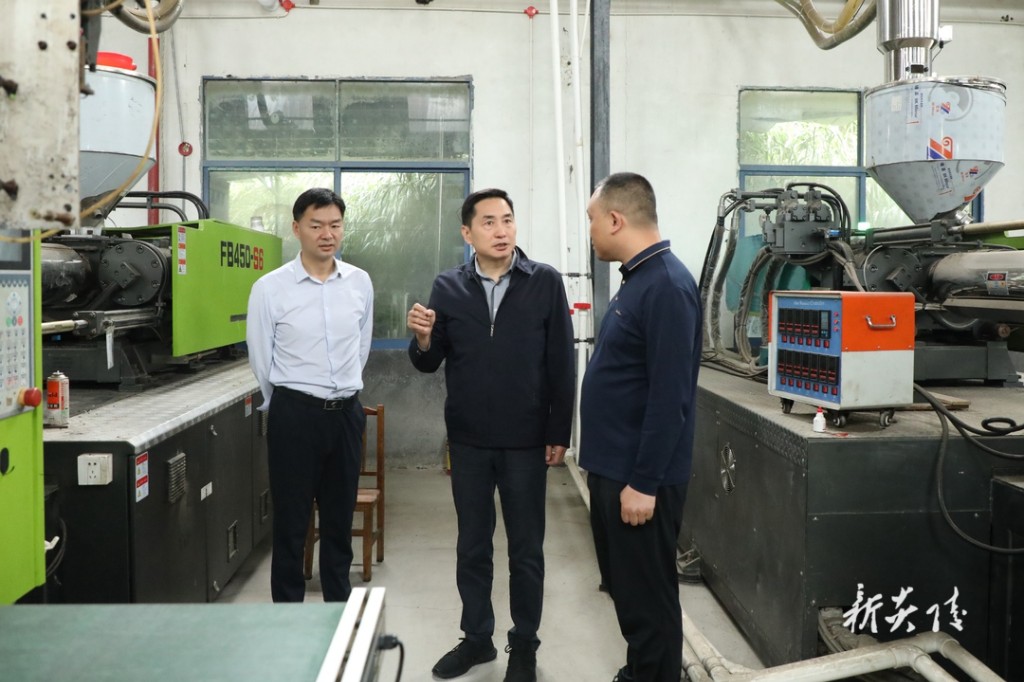 尹朝晖调研农业生产和春耕备耕工作