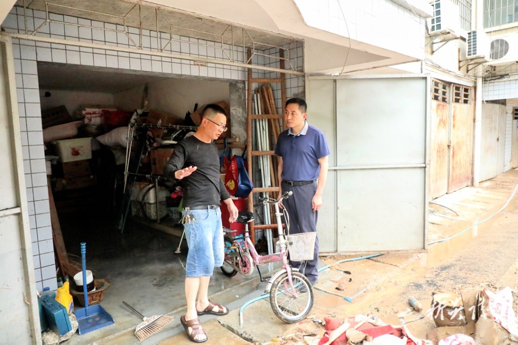 尹朝晖调研防汛救灾工作1