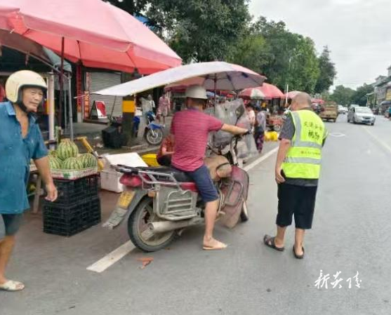 霞阳镇:人大代表变身“黄桃专员” 助农增收在一线