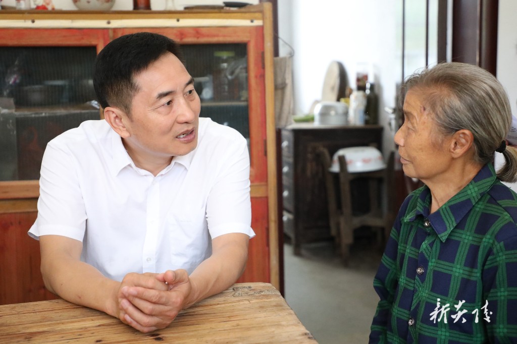 尹朝晖到霞阳镇调研巩固拓展脱贫攻坚成果同乡村振兴有效衔接工作