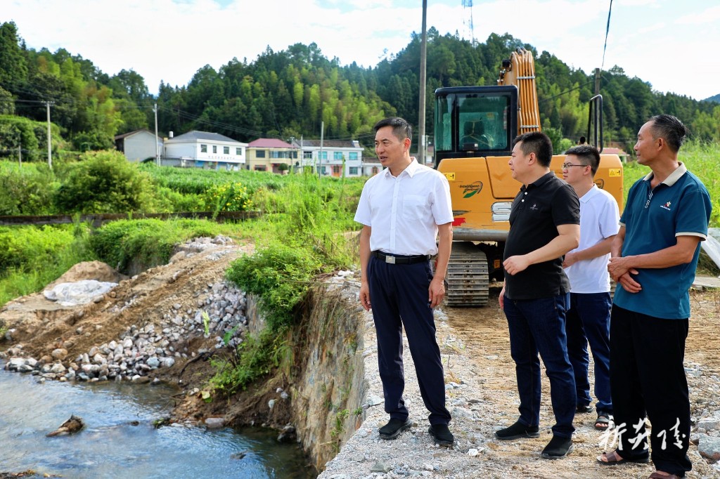 尹朝晖到霞阳镇调研巩固拓展脱贫攻坚成果同乡村振兴有效衔接工作1