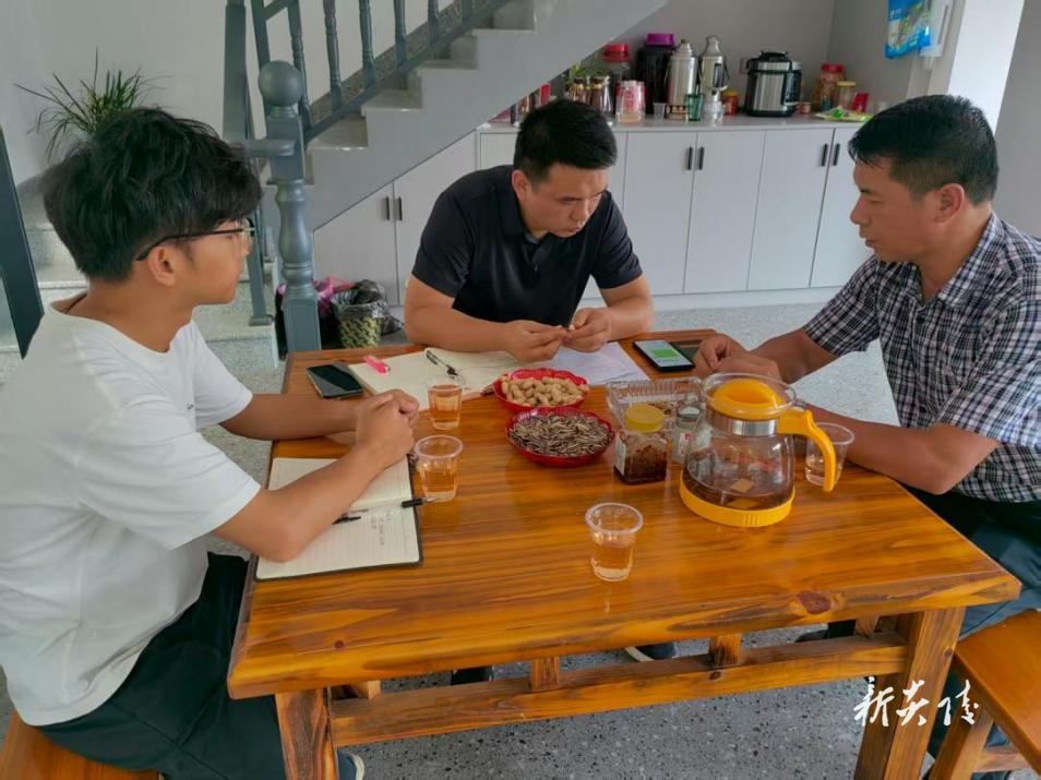 策源乡:情系异地搬迁户 走访慰问暖人心1