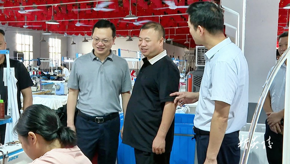 夏胜利到高新区和霞阳镇调研工业经济发展