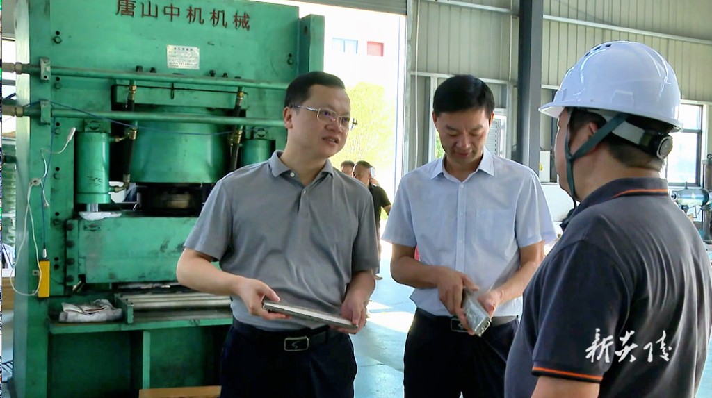 夏胜利到高新区和霞阳镇调研工业经济发展1