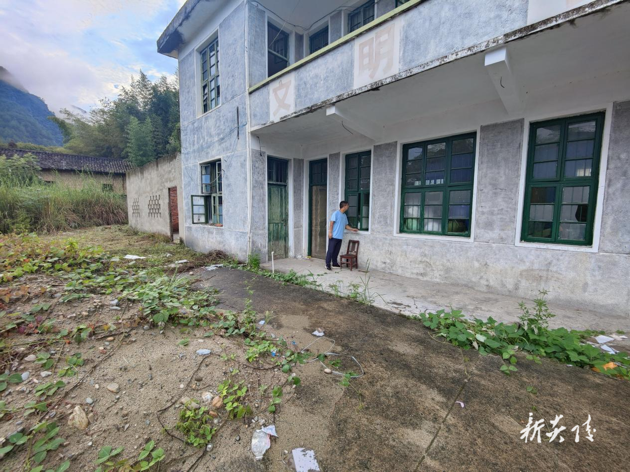 中村瑶族乡:力推“打非治违”深入村落摸排闲置场所