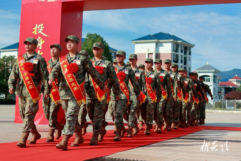 炎陵县欢送2025年下半年新兵2