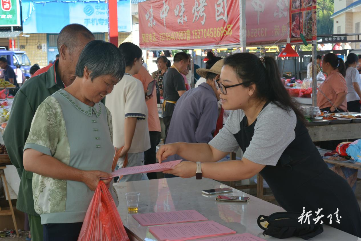 下村乡开展森林防火、秸秆禁烧、移风易俗主题宣传活动