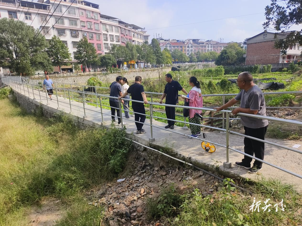 桥梁防护栏安装——守护百姓“平安桥”