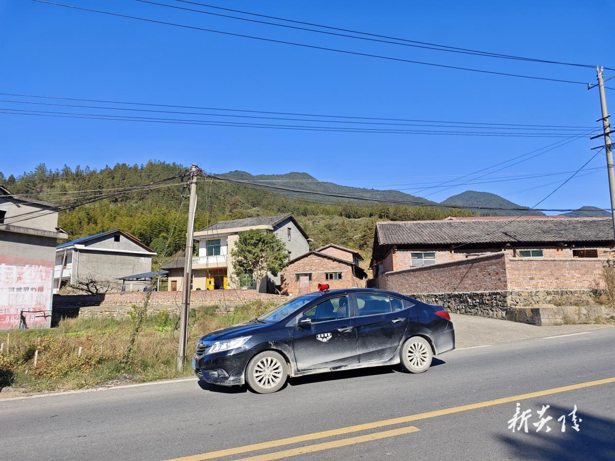 中村瑶族乡:“车载喇叭”织密秸秆禁烧与森林防火网