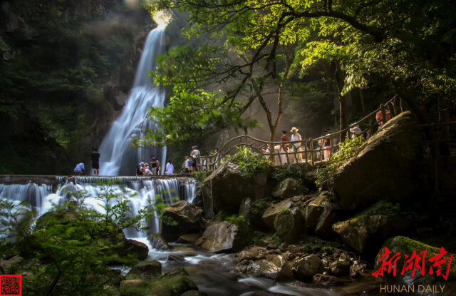 神农谷里享清凉