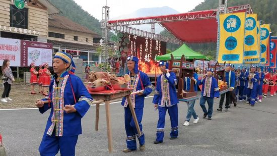 神农谷第一届民俗文化节4月22日在炎陵举行。张和生 摄
