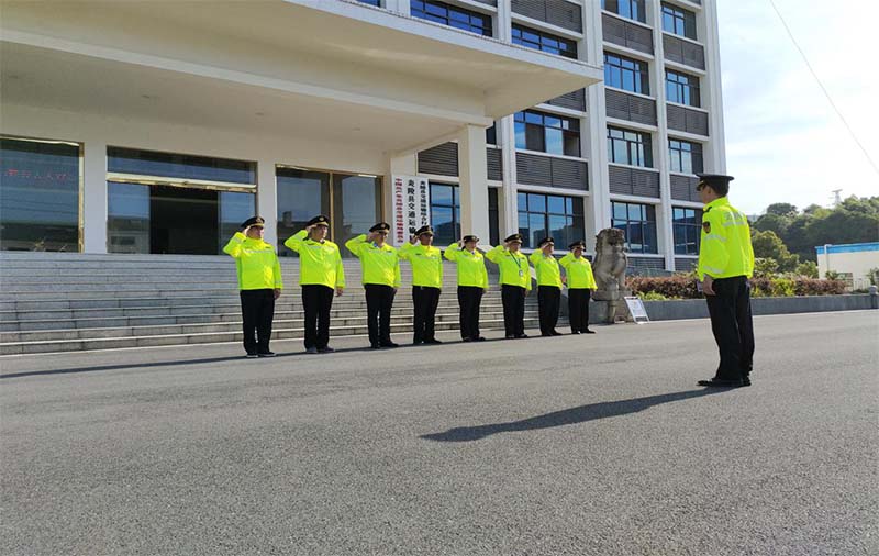 执法大队正在进行训练。受访单位供图