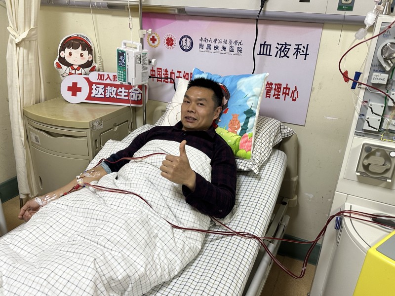 尹维芳“加油”(单位供图:株洲消防)